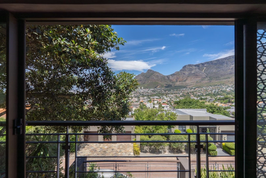 2 Bedroom Property for Sale in Tamboerskloof Western Cape